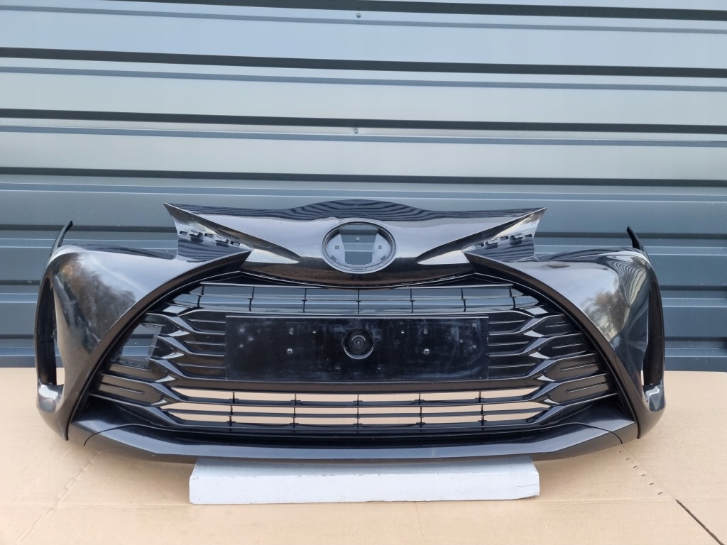 Купити Toyota yaris iv бампер передні  оригінал b233