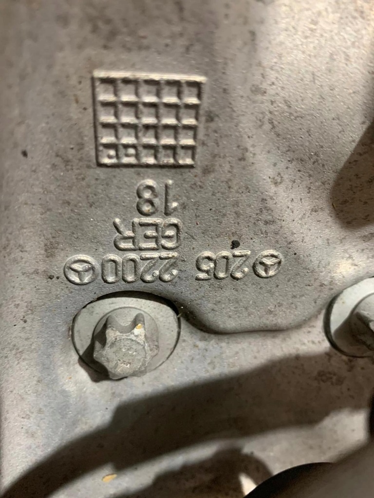 фото №9, Поворотный кулак правая рычаги mercedes c-klasa 2052200