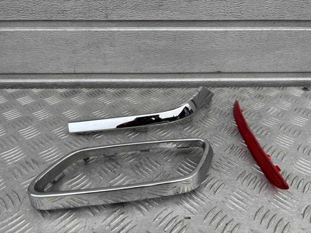 фото №1, Mercedes w206 c-klasa отражатель решётка выхлоп задняя левый amg