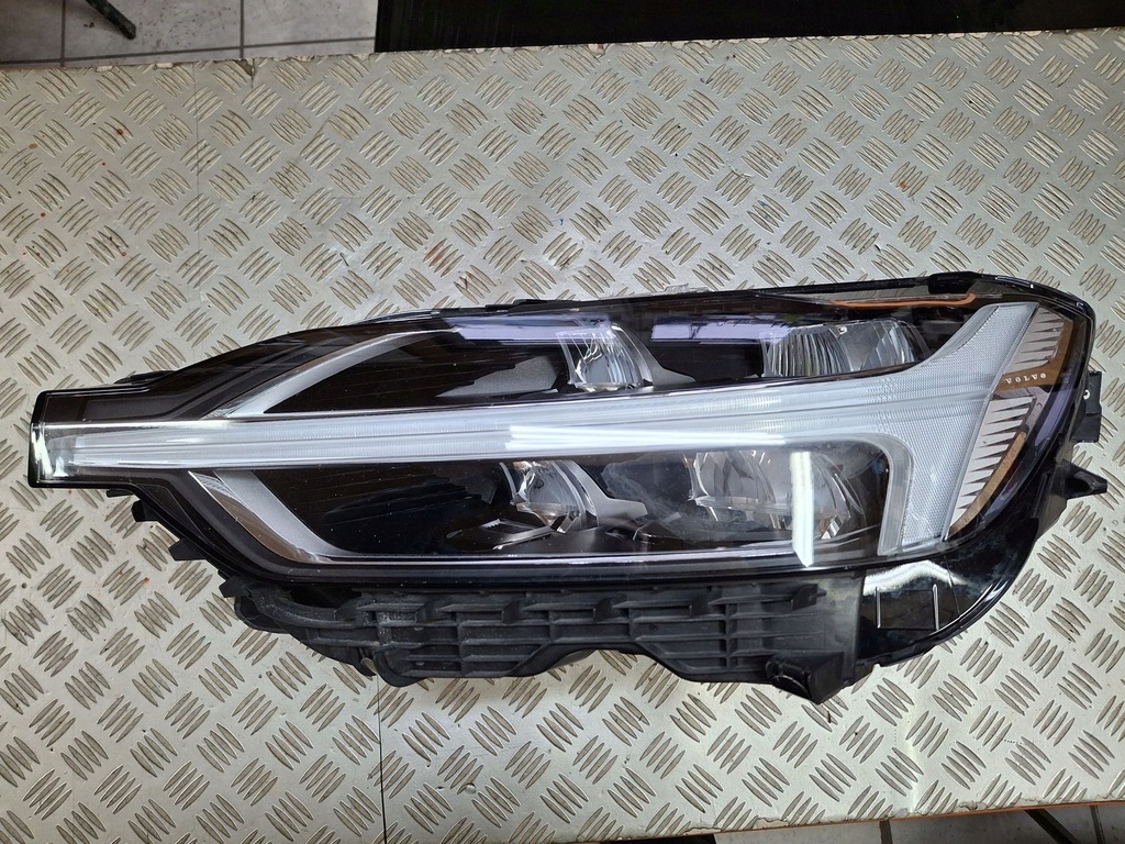 фото №1, Лампа левая передняя full led volvo xc60 ii 2017r-