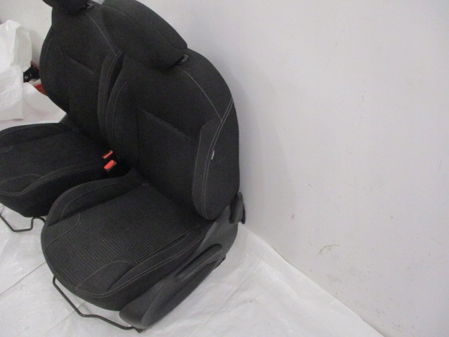 фото №14, Peugeot 208 lift перехідник з фургон заднє сидіння ремені