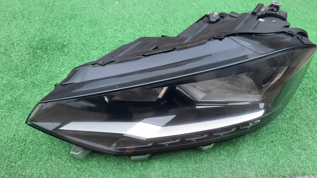 фото №1, Volkswagen оригинальный номер 517941005d фара