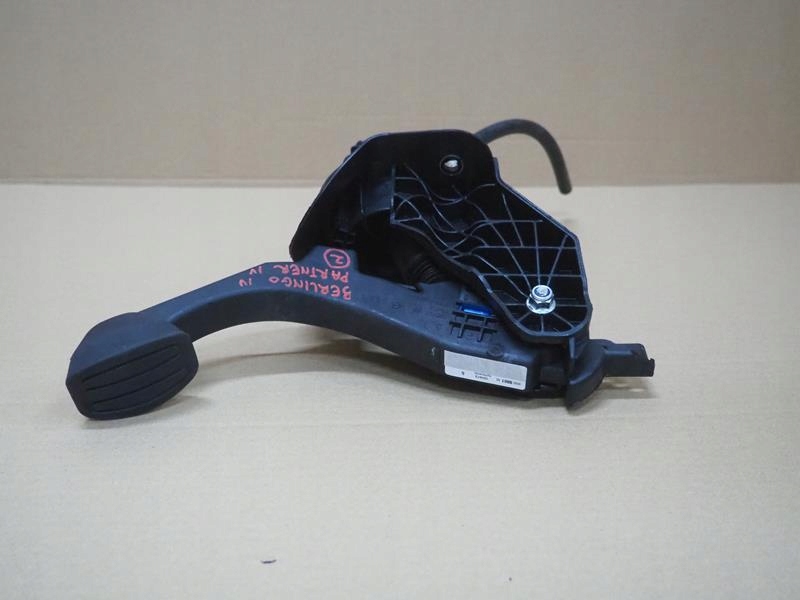 Купити Педаль зчеплення помпа berlingo iv partner iv proace city combo e 9820886180