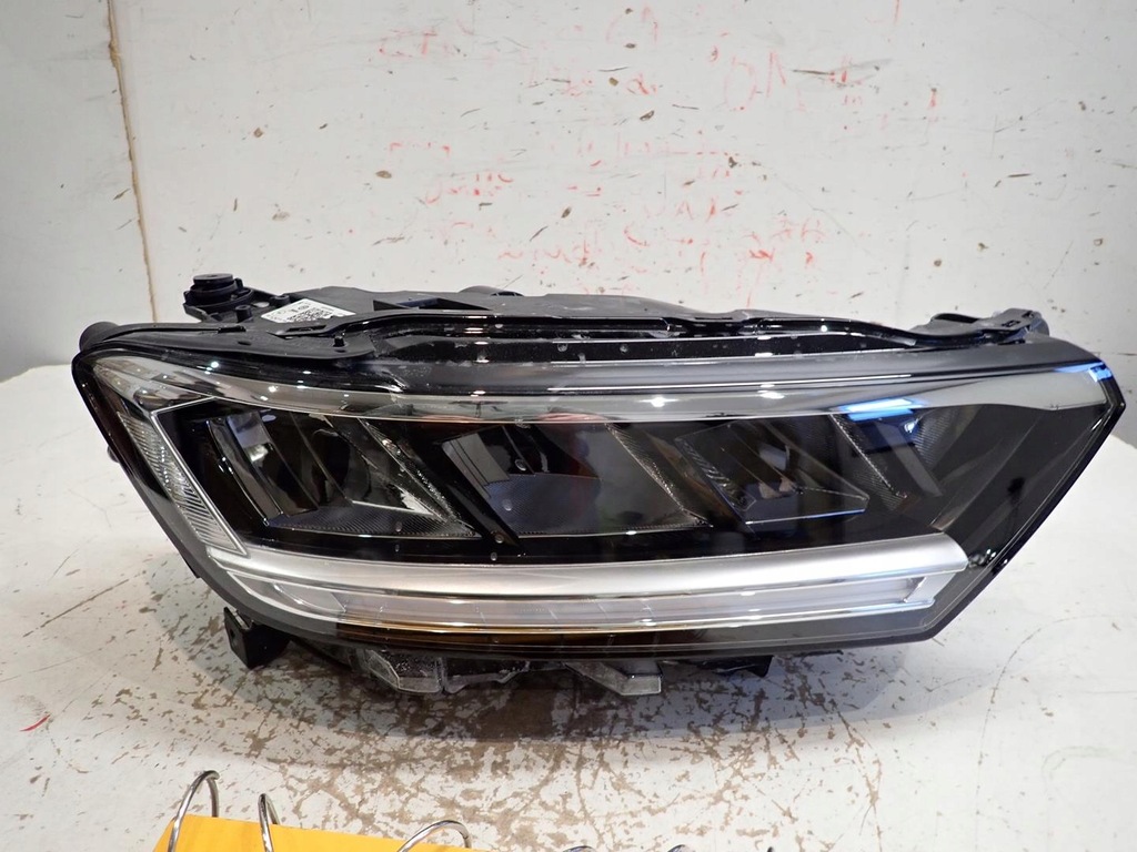 фото №1, Лампа перед правая vw t-roc 2021- full led