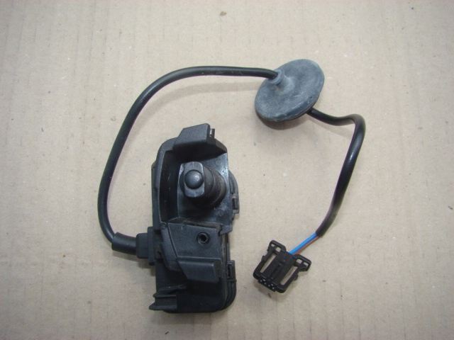 фото №1, Привод крышка заливной vw golf vii 5c6810773k