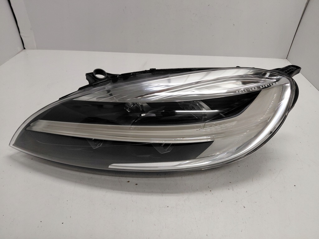 фото №1, Volvo v40 lift mid led лампа левая