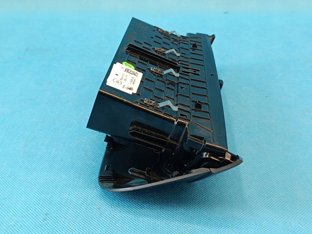 фото №12, Skoda octavia iv combi 1,5 tsi 110kw 2021r решітка обдув 5e3820951f