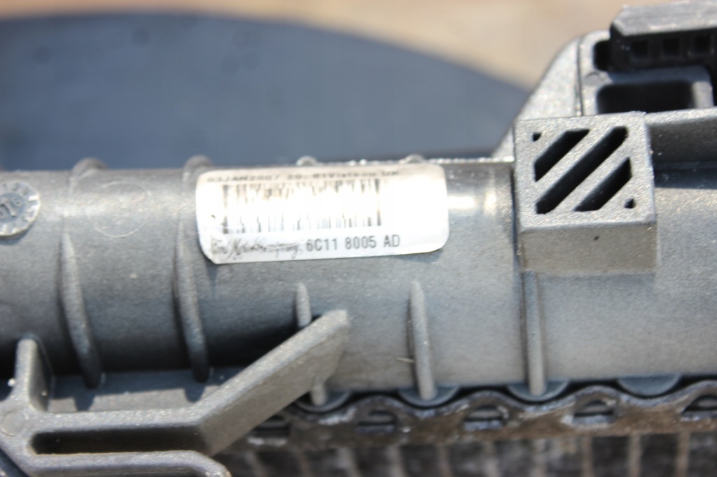 Радіатор води накладка transit mk7 2.2 tdci 06-13r Зі Шроту