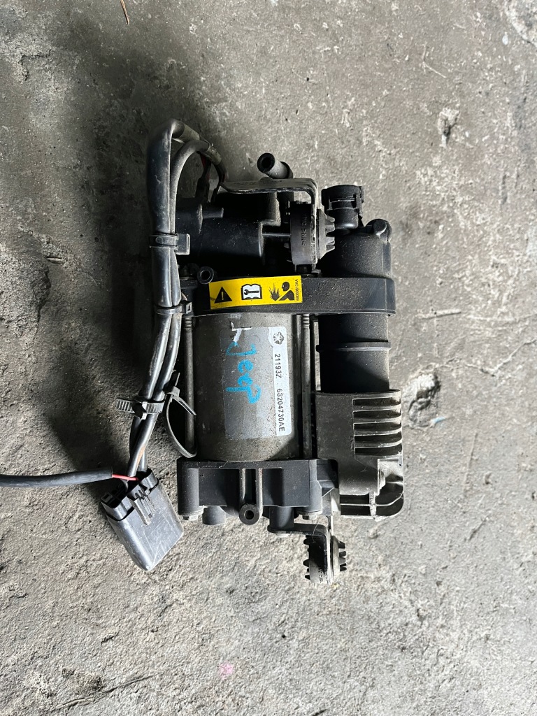 Купить Jeep grand cherokee wk2 компрессор 68204730ae