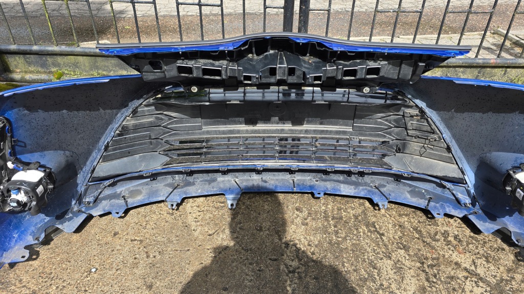 фото №9, Toyota yaris iii lift hybrid 17-20 бампер передний оригинал хороший