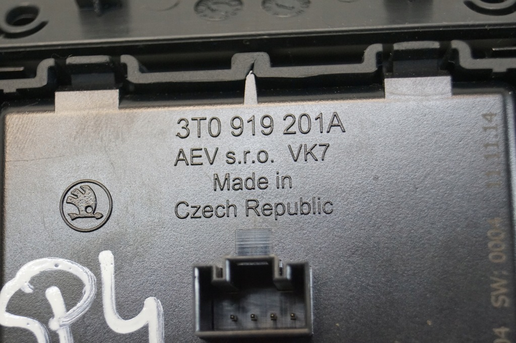 фото №10, Попільничка бардачок задня skoda superb ii lift 3t0863284a