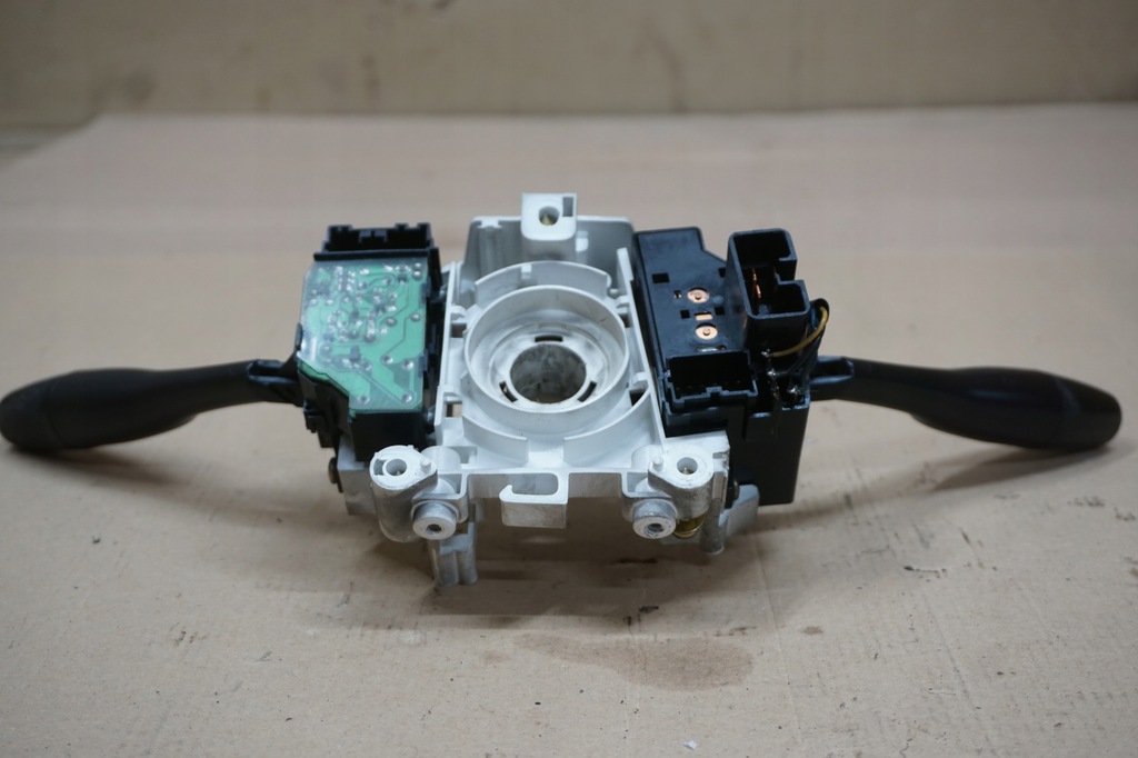 фото №14, Mitsubishi l200 переключатель комбинированный kompletny 2,5 td 2001r