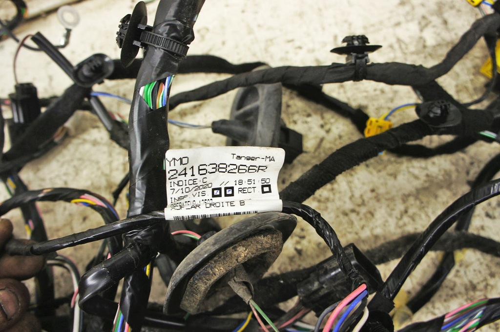 фото №6, Oa113 dacia sandero iii 1.0i жгут 240100818r