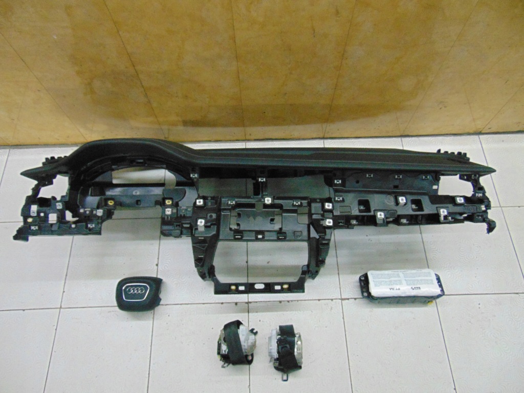 фото №1, Панель приладів консоль подушка безпеки audi q8 4m8 head up