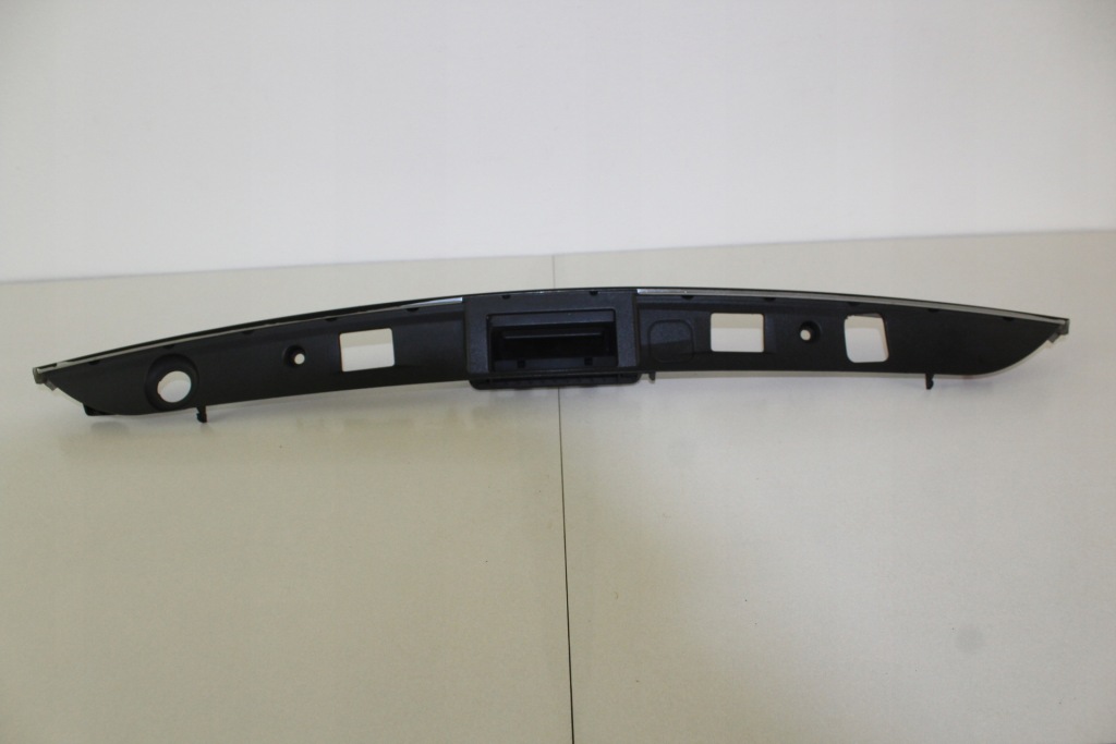 фото №1, Накладка кришки задня mercedes w204 sedan fl 11-14r