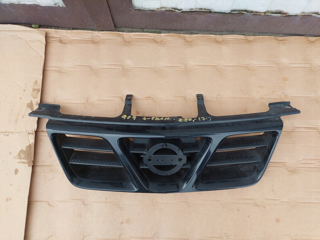 фото №1, Решётка радиатора решётка радиатора nissan x-trail 2001-2003