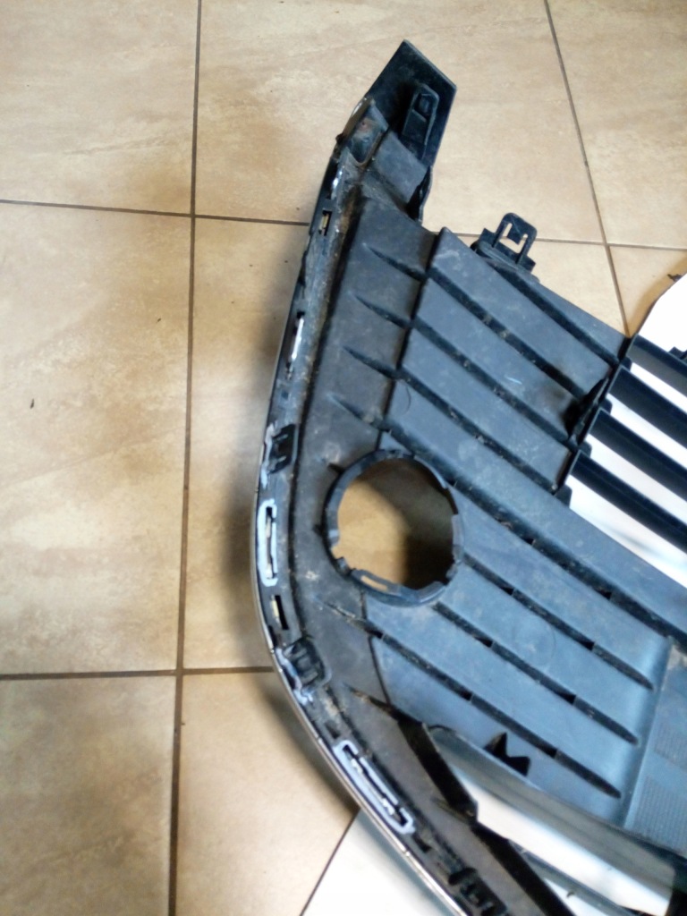 фото №7, Решётка бампера toyota yaris iii '14-17 перед 53112-0d400 с хромированные элементы oryg.