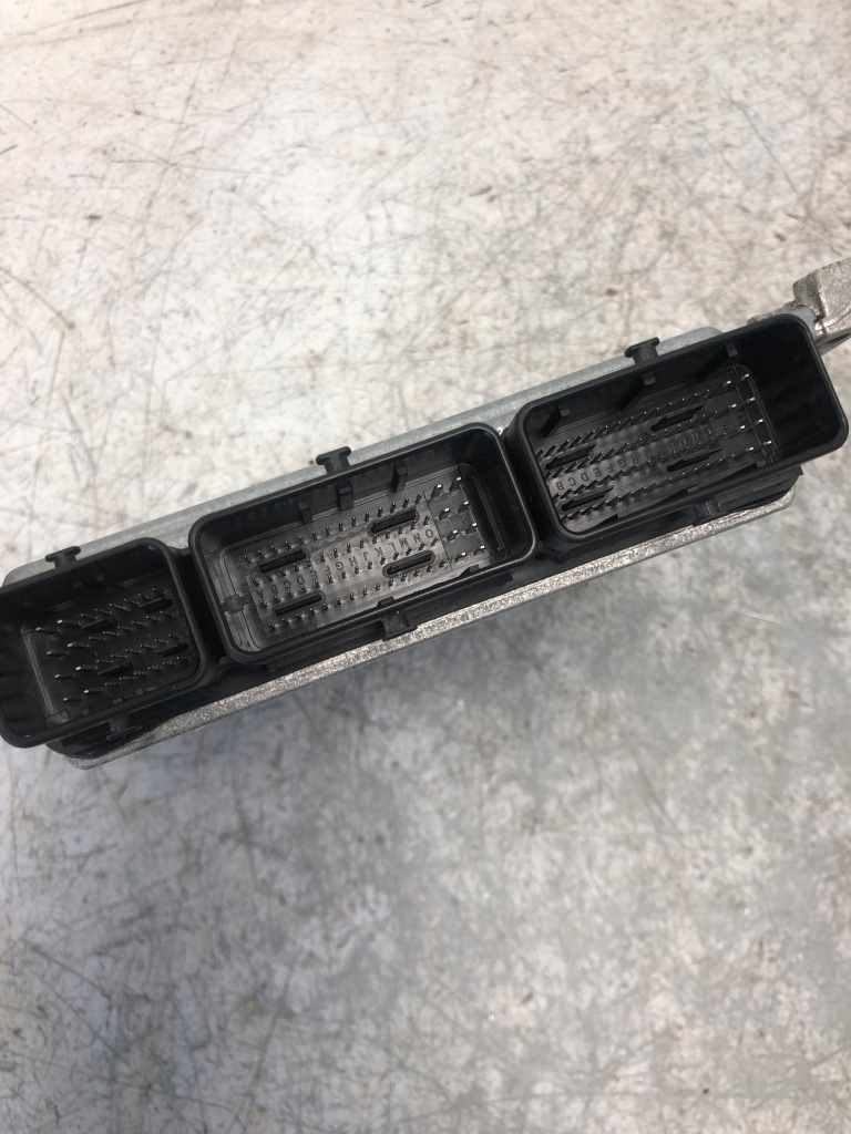 фото №4, Бортовой компьютер двигателя renault megane iii 237102426r