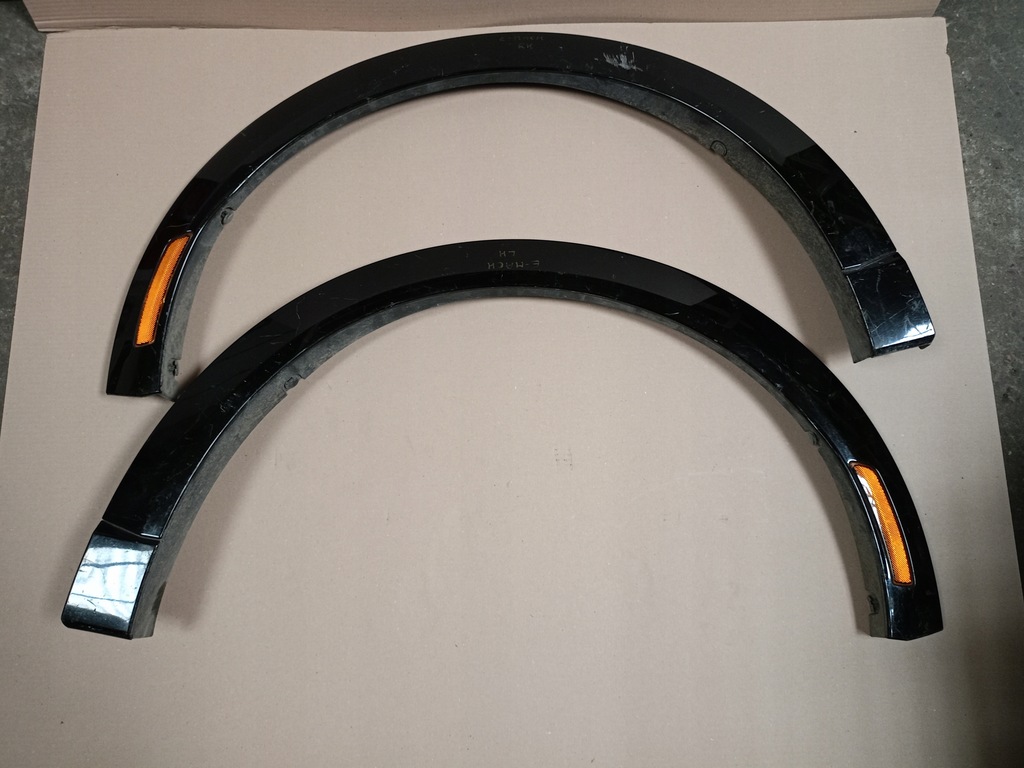 фото №1, Молдинг крыла задняя rh lh ford mustang mach-e