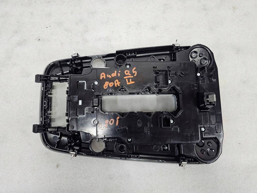 фото №9, Audi q5 ii 80a лампа освещение кабины салона 80a947135bc ładna