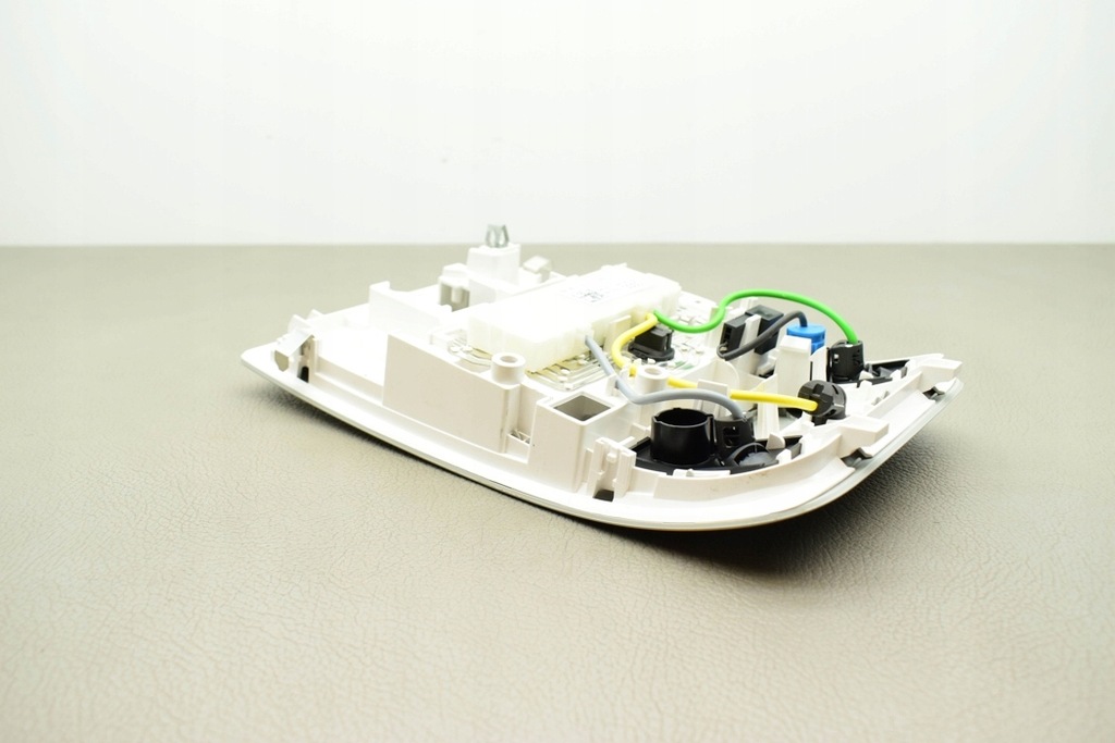 фото №8, Освещение внутреннее audi q3 8u 8v0947135a 1.4l бензиновый 110kw 2017