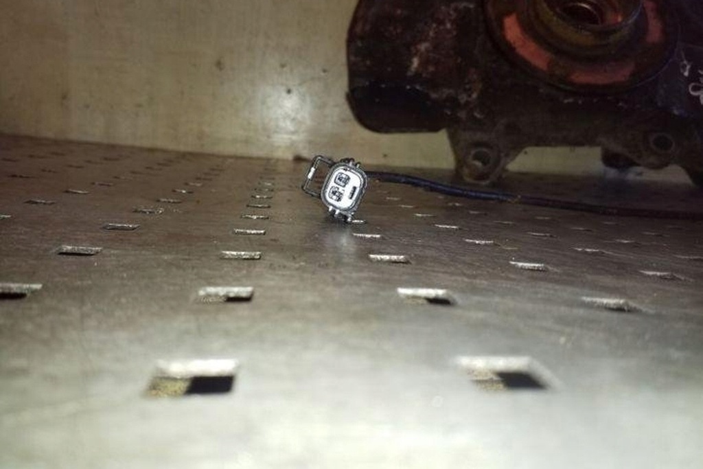 фото №7, Поворотний кулак передня права volvo xc90 i p31200297 2.4l дизель 136kw 2007