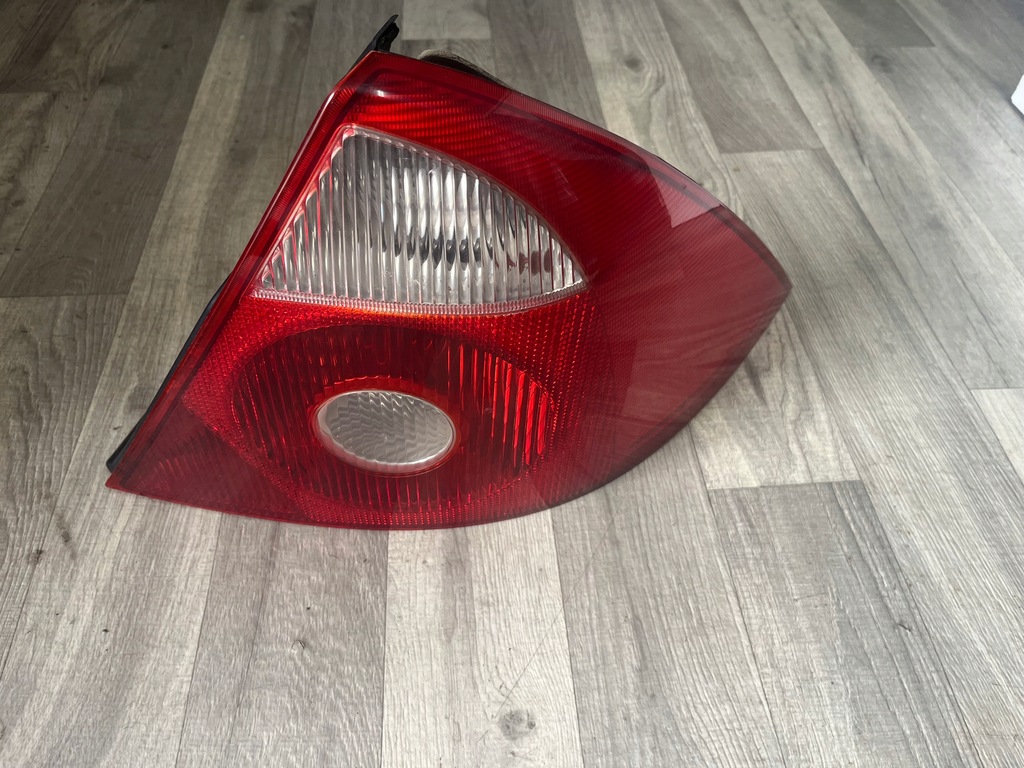 фото №1, Ford mondeo mk3 hb lift лампа правая задняя