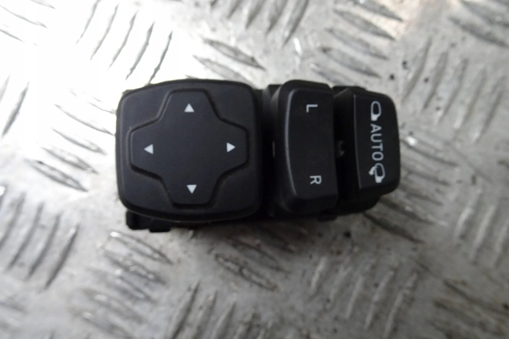 фото №1, Hyundai kona кнопка регулировки зеркал