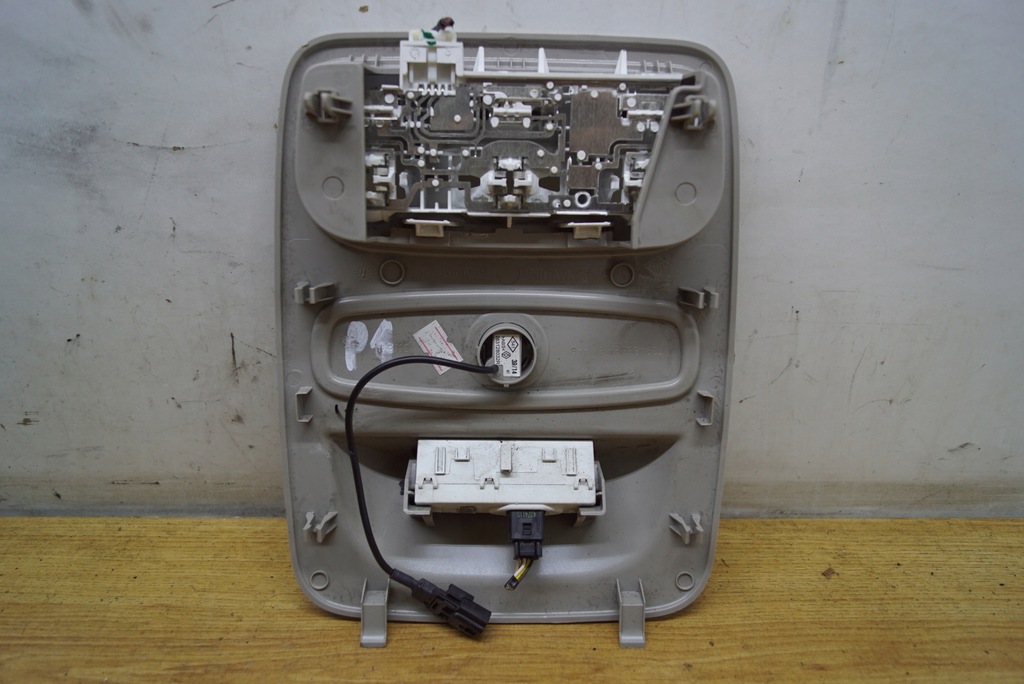 фото №5, Лампа потолочный перед renault captur i