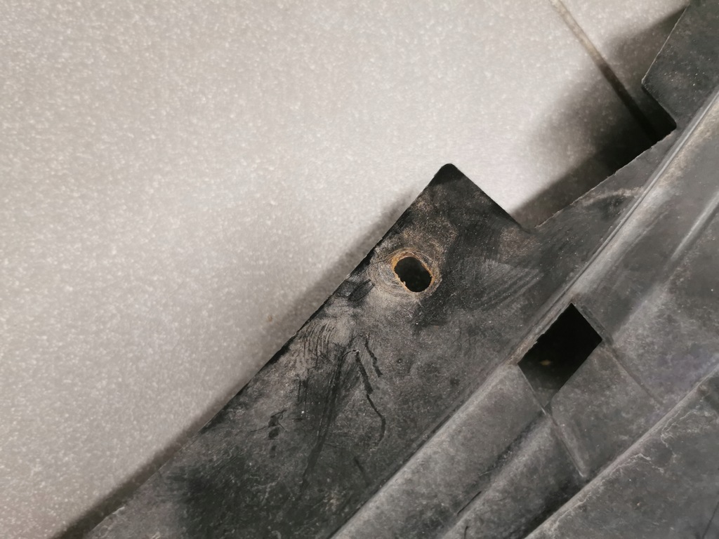 фото №9, Верхний кронштейн бампера перед audi a8 d3 lift