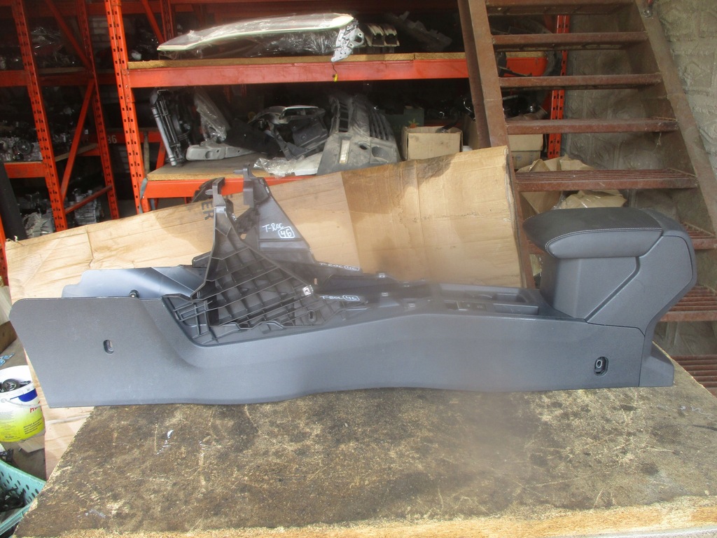 фото №1, Туннель средний подлокотник vw t-roc кожа