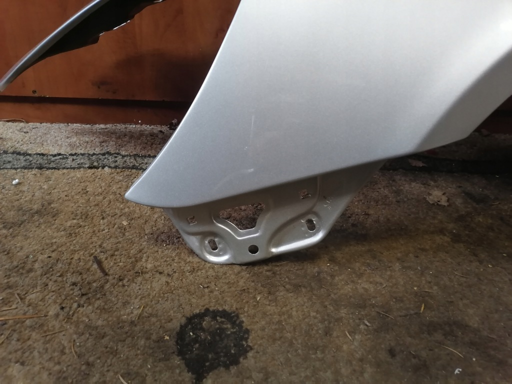 Крыло левый skoda octavia 2 рестайлинг  la7w Доставка