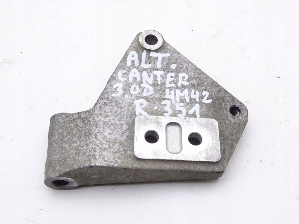 Купити Mitsubishi canter 01-05 3.0 d кронштейн генератора