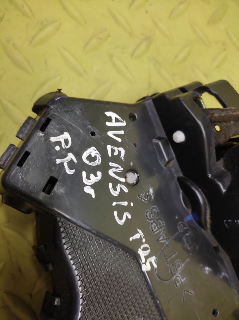 фото №6, Toyota avensis t25 замок дверь правый перед