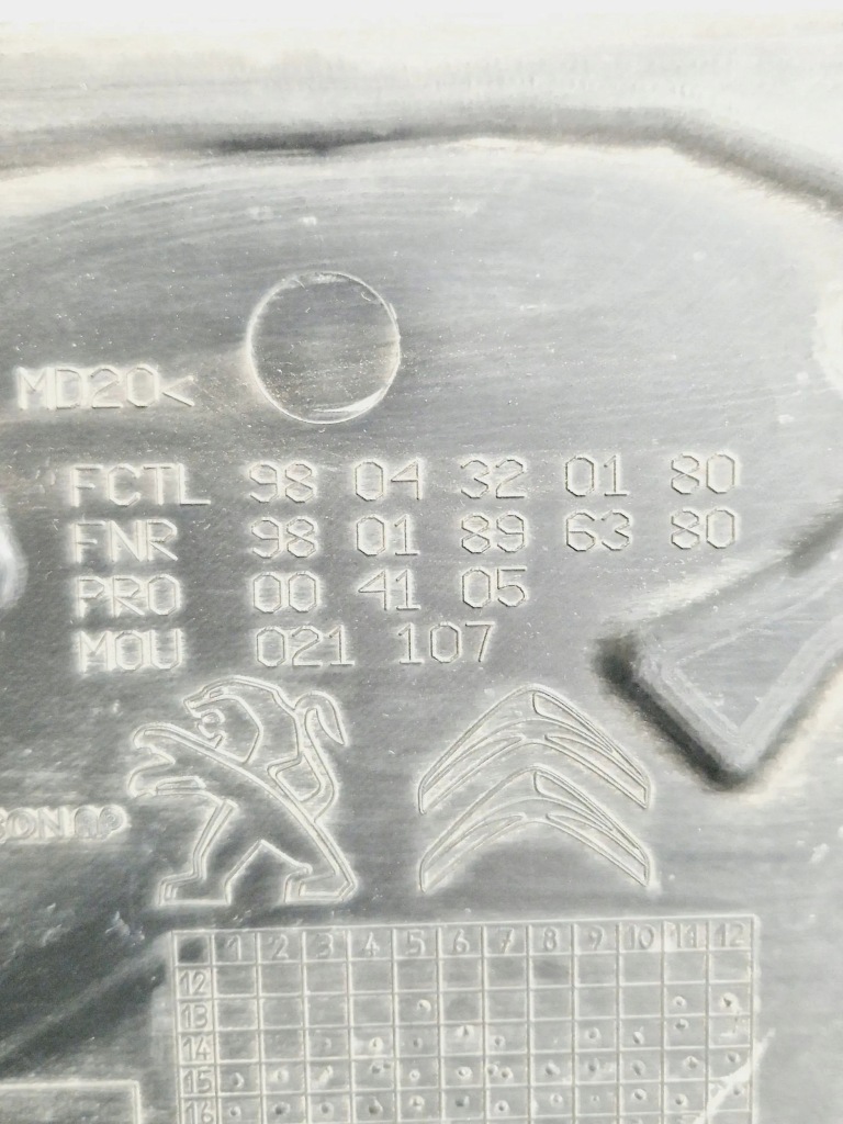 Peugeot 308 2019 з задній накладка під  бампер передній / абсорбер Зі Шроту