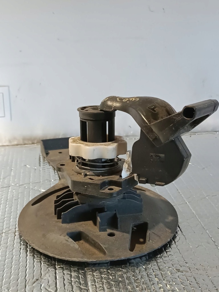 Купить Механизм подъемник колеса запасного 8200667569a renault clio 3 05-12