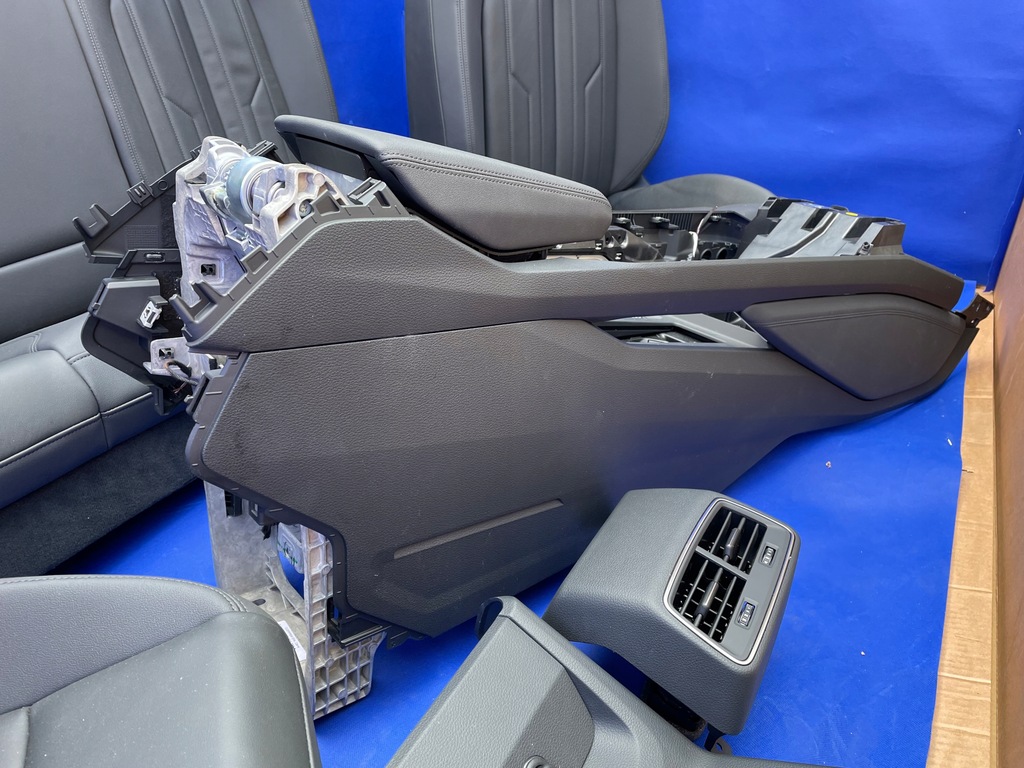 фото №12, Audi e-tron 55 quattro комплект сидений заднее сиденье туннель средний подогрев