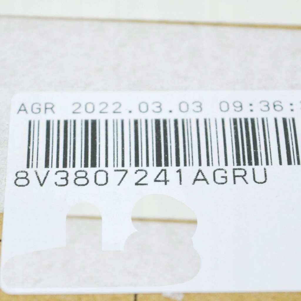 фото №7, New audi a3 sportback 8v e-tron передня частина бампер tow eye cover 8v3807241agru