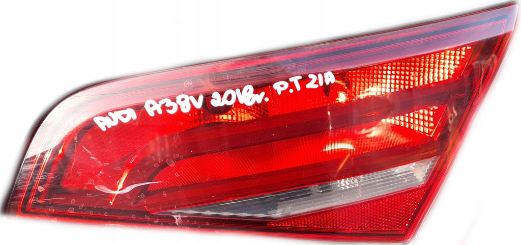 фото №1, Audi a3 8v лампа правый задняя правая задняя с крышки