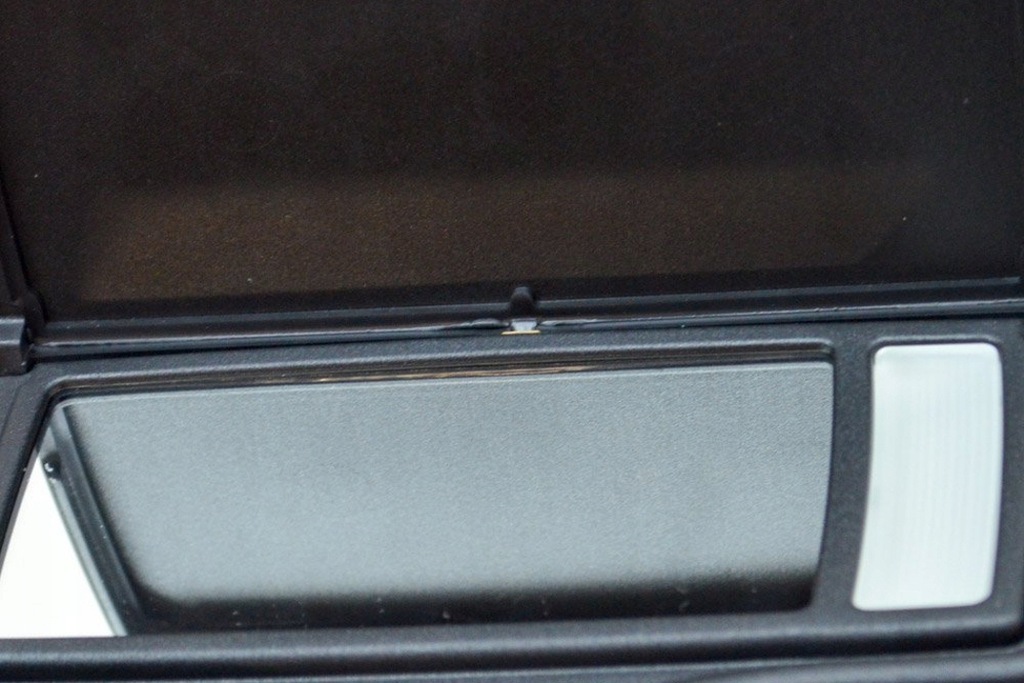 фото №5, Jaguar f-pace x761 2.0 d awd левая сторона защита солнцезащитная jlr04101ae