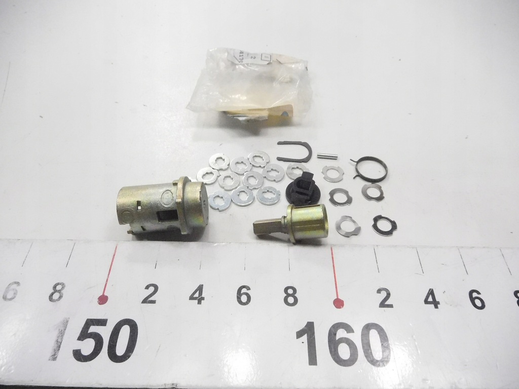 фото №15, Вкладка замка двері лівих ford fiesta fusion 01- оригінальний номер 4454170