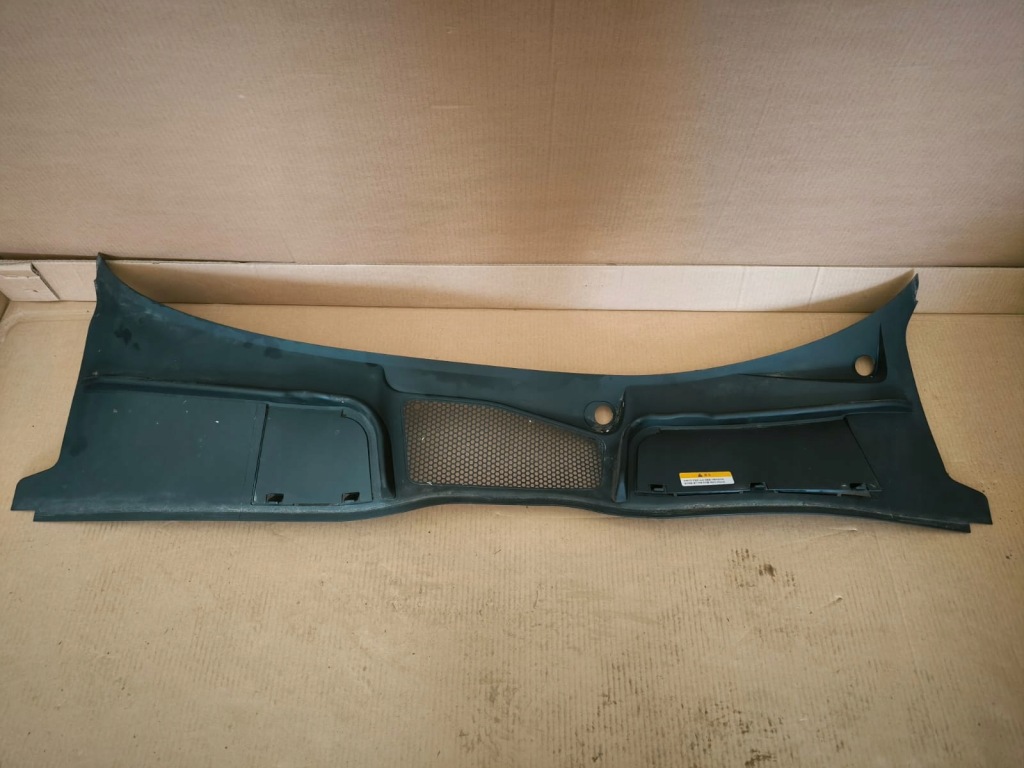 фото №1, Audi a4 8w жабо пластиковый 8w1819403