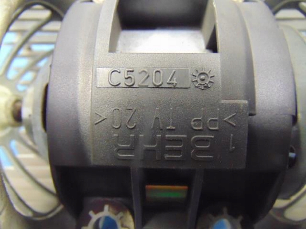 Bmw e46 універсал вентилятор повітроводи c5204 Недорого