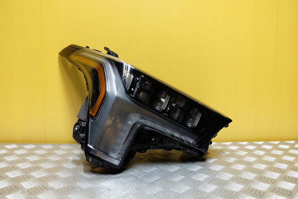 фото №1, Toyota tundra 2022- фара лампа full led правая usa