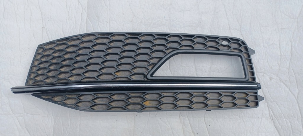 фото №1, Audi a4 b8 s-line ліва решітка 8k0807681l