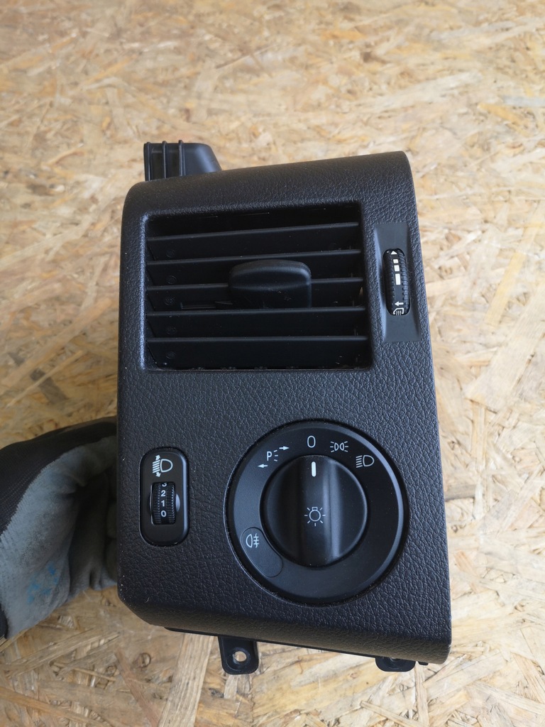 фото №1, Mercedes sprinter 906 переключатель света a9069052801 решётка обдув