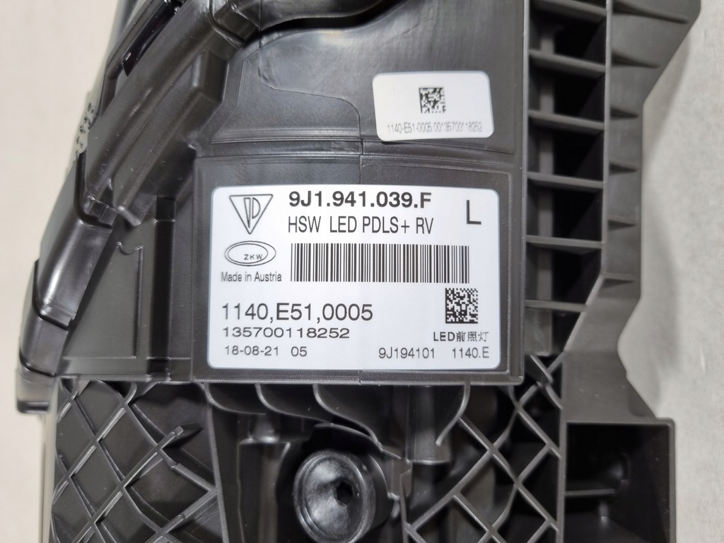 фото №14, Porsche taycan 9j1 full led лампа левая правая перед фары eur - nowe