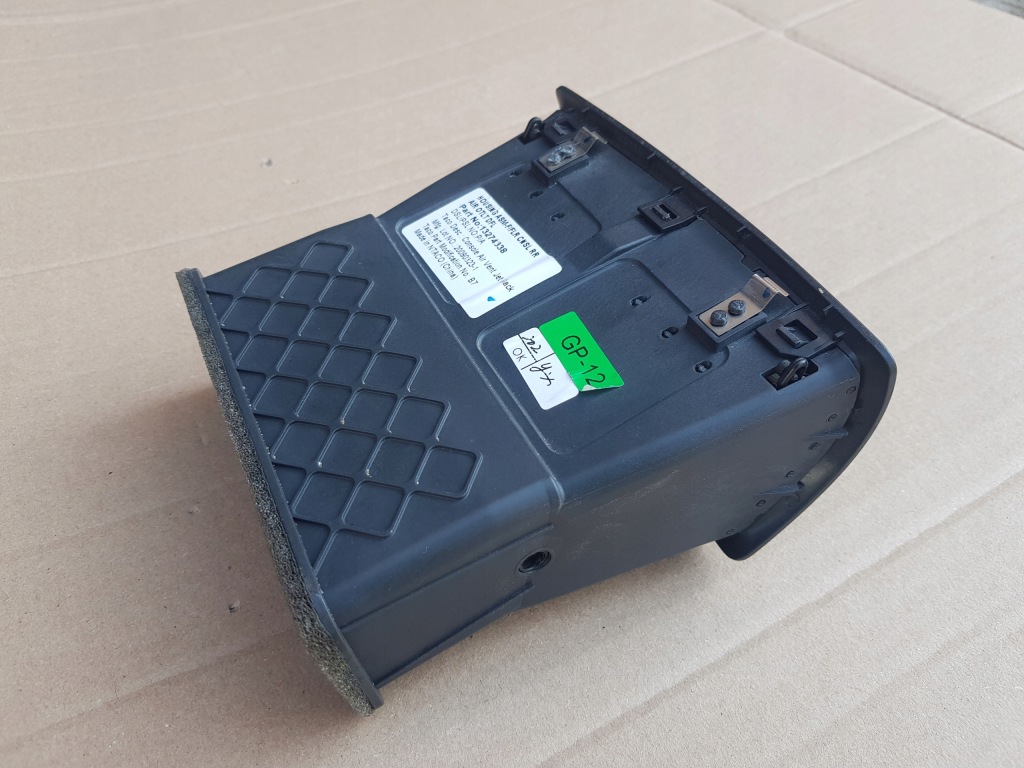 Ґрати обдув задні тунель opel insignia a 13274338 в гарному стані справні чорні Доставка