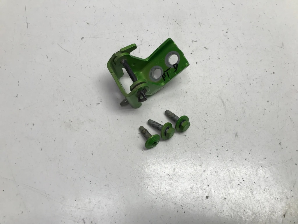 фото №1, Opel mokka-e mokka ii b 2023 петля дверь правый задняя нижний matcha green