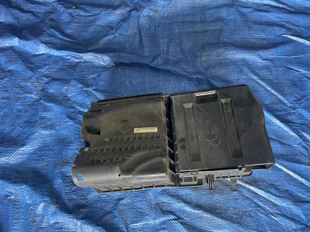 фото №1, Корпус фільтра повітря volvo s40 ii v50 2.5 t 30677533
